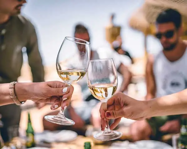 Riesling-Relaxed-with-friends-and-lunch-and-warm-evenings